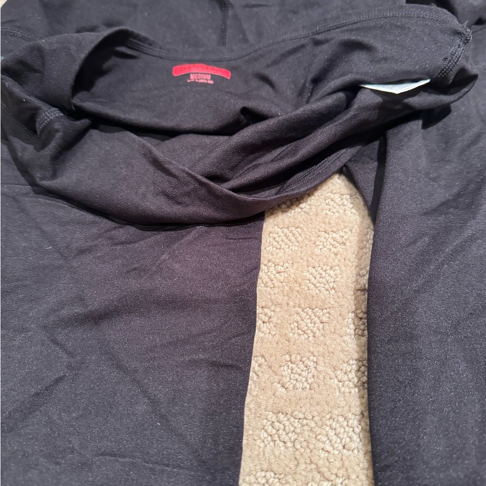 Spanx black knee length active legging